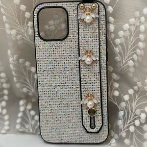 iphone 12 diamond case with built in bee pop socket